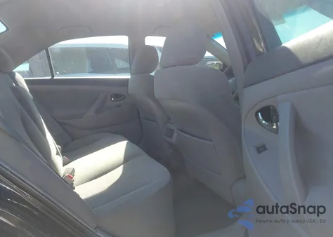 2010 Toyota Camry z USA, uszkodzony, nr VIN 4T4BF3EK4AR068235